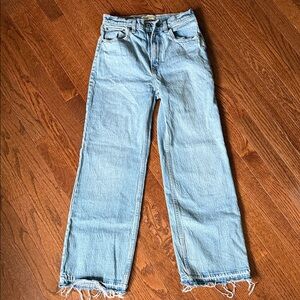 Abercrombie & Fitch 90’s relaxed high rise Jean size 26/2 short